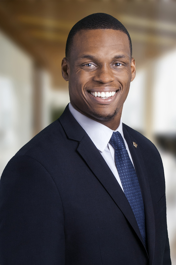 Ackerman & Co. Completes 7,974 SF Lease with Automobile Acceptance Corp. at Phoenix Office Park