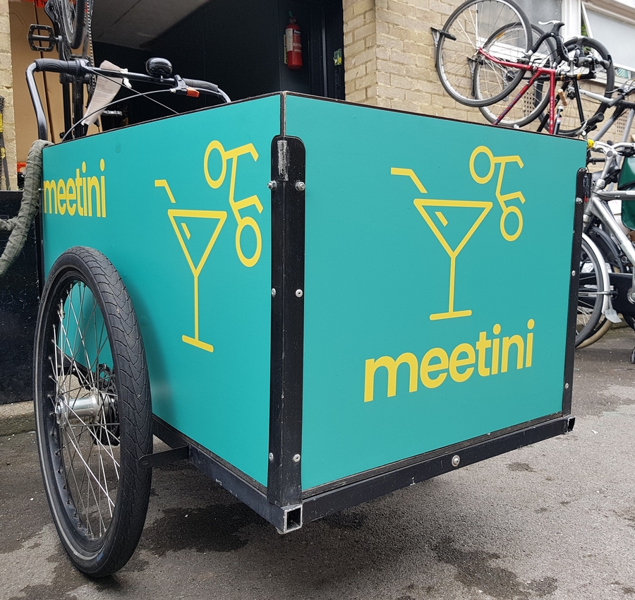 Meet Up For A Martini Party In The Park With Cocktails On Wheels Free