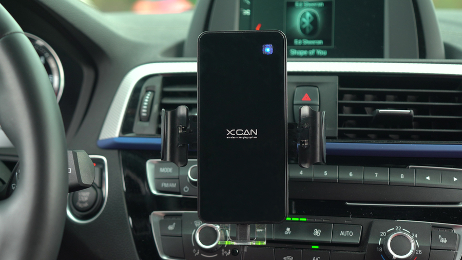 The World’s First Smart Auto-Navigation & Fast Wireless Charging Car Mount