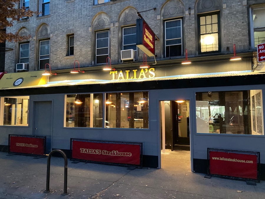 Glatt Kosher Passover Seders 2022 at Talia’s Steakhouse & Bar, NYC Kosher Restaurant in Manhattan