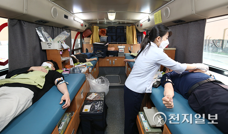 Shincheonji 12 Tribes Blood Donation ⋯ “Thank you for taking care of the national crisis”