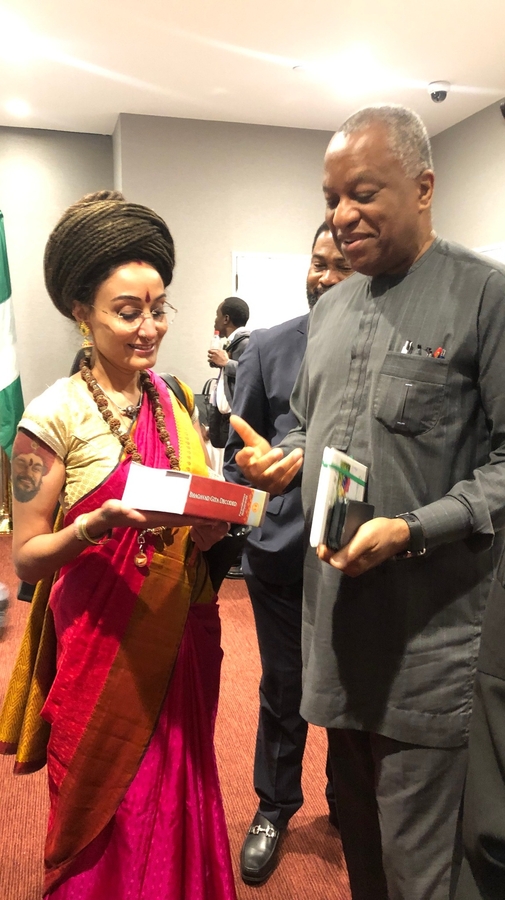KAILASA’s Permanent Ambassador to the UN hands over the Preamble to the Constitution of KAILASA to Statesmen at the 77th session of the UNGA77