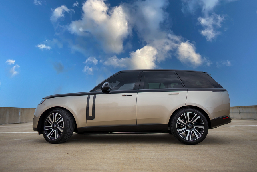VOMOS Introduces the Exquisite 2023 Range Rover to its Growing Fleet