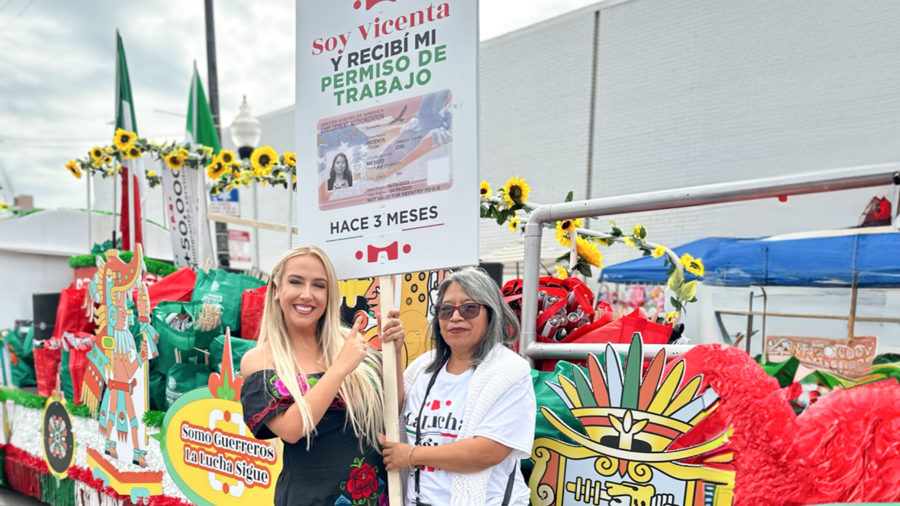 Alexandra Lozano Leads Mexican Independence Month Parades in LA and Chicago