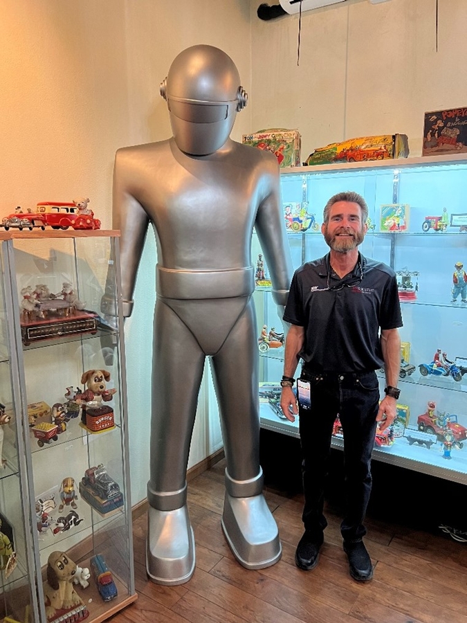 DFW Elite Toy Museum’s “Robots and Space Toys” Exhibit Spotlights Gort and Life-Sized Red Rocker from Rock ‘Em Sock ‘Em Robots