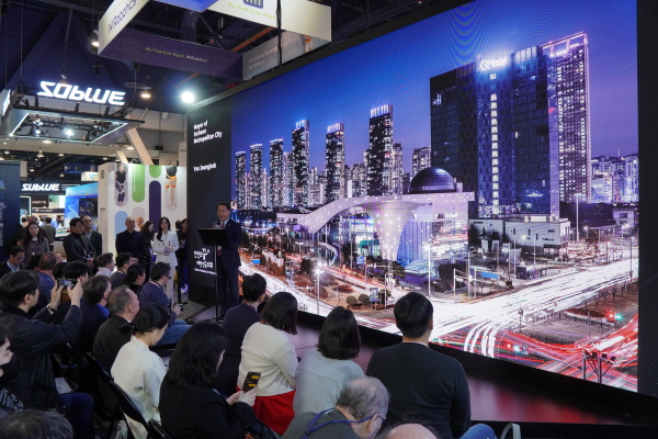 Yoo Jeong-bok, the mayor of Incheon, presents the ‘First-Class Smart Hub City Future
Vision’ of the global city Incheon at CES 2024