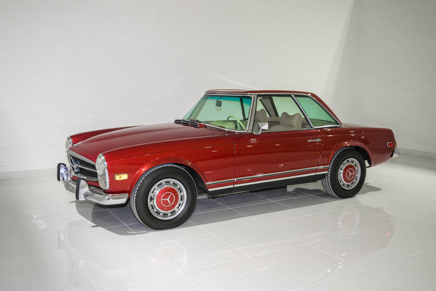 1970 Mercedes-Benz 280SL “Strawberry” 5-Speed: A Tastefully Modified Classic Now on Display