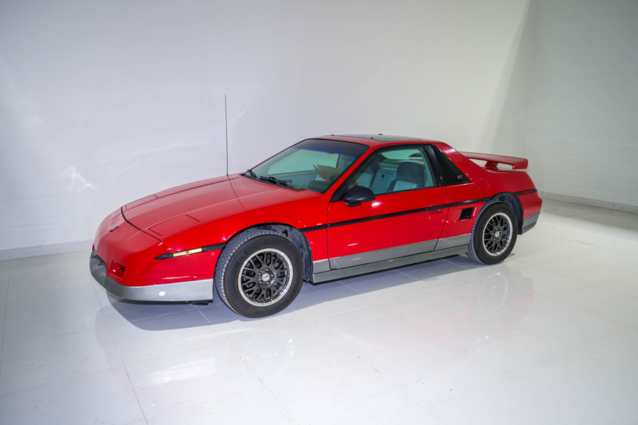 1985 Pontiac Fiero GT: America’s Mid-Engine Underdog Joins the DFW Car & Toy Museum