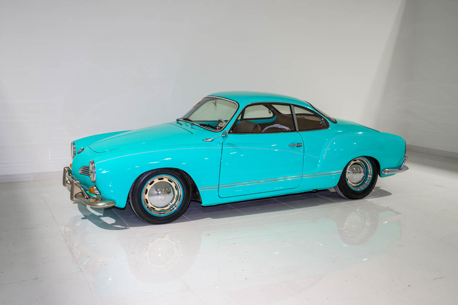 Aqua Elegance: 1961 Volkswagen Karmann Ghia Coupe in Turquoise