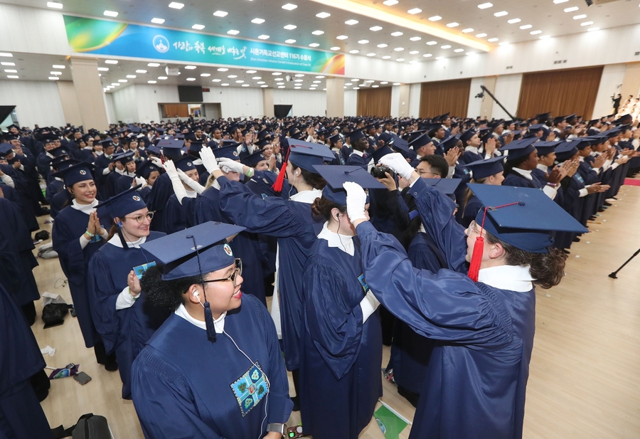 “We’ve Mastered Revelation!” Shincheonji Celebrates Nearly 60,000 New Graduates at Graduation Ceremony
