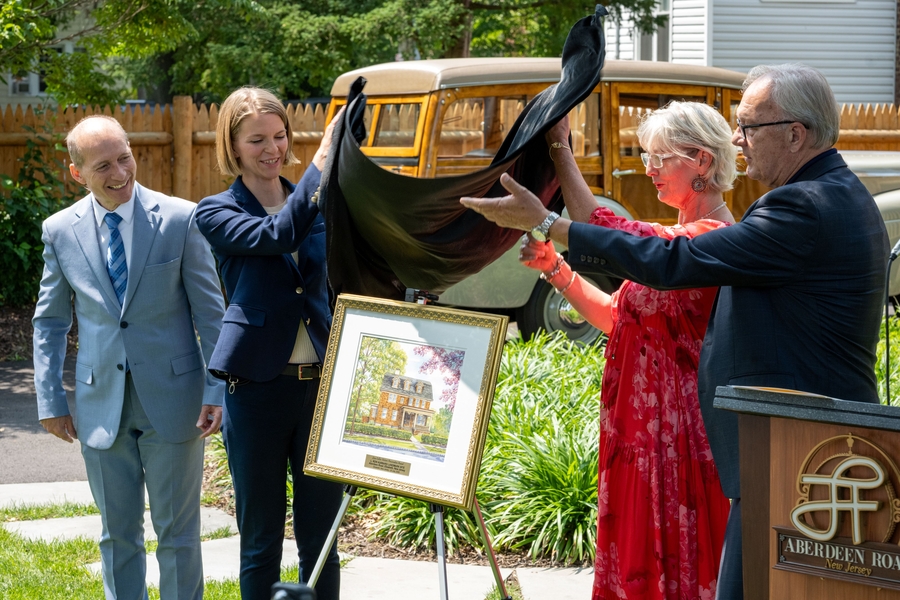 Elizabeth Welcome Station recognized with Leisa Collins Historic Preservation Award