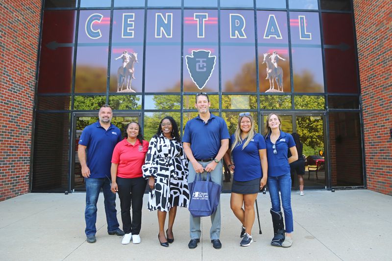 GRAVES MCLAIN INJURY LAWYERS PROVIDES SCHOOL SUPPLIES FOR NEARLY 3,000 TULSA-AREA STUDENTS