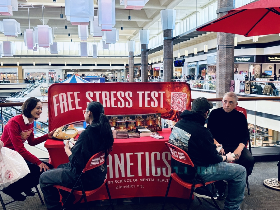 Twin Cities Volunteers Respond to Local Stress and Anxiety with Community Outreach