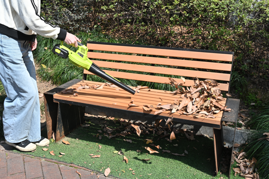 SnapFresh Makes Fall Yard Cleanup Easier with Powerful Cordless Leaf Blowers